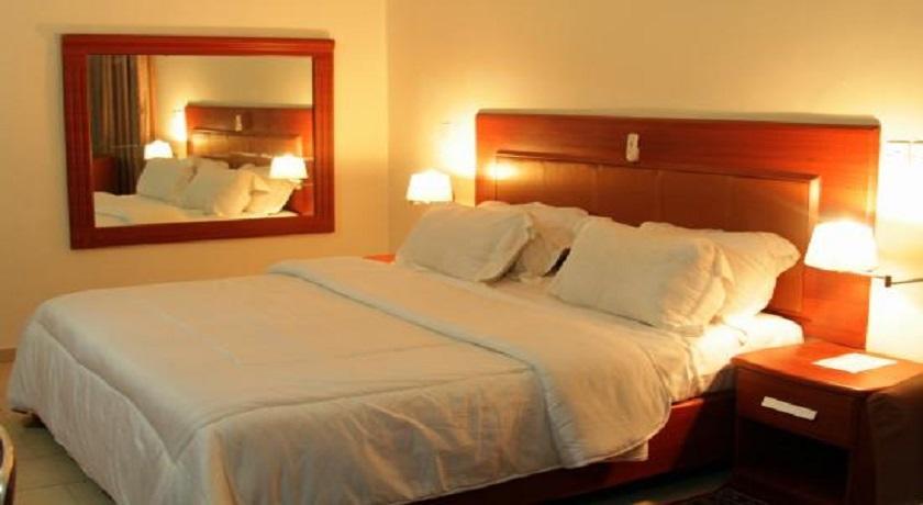 Effurun Golden Tulip Warri Airport Hotel מראה חיצוני תמונה